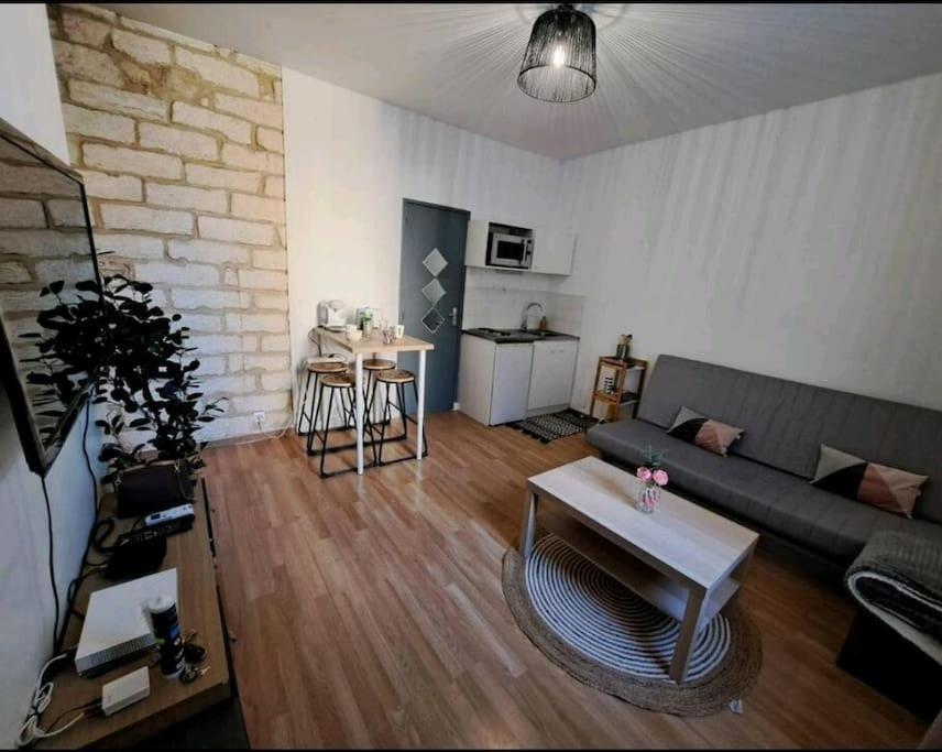 Logement Cosy Pour 4, Wifi, Centre Ville Монпелье Экстерьер фото